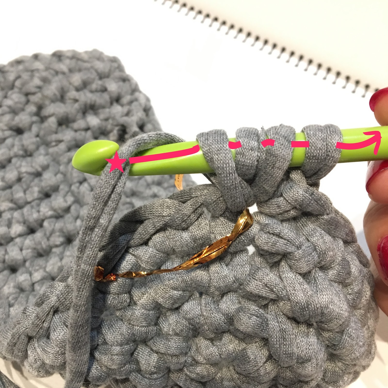 無料編み図】TシャツヤーンSmooTeeチャビー玉編みバッグの編み方|毛糸 
